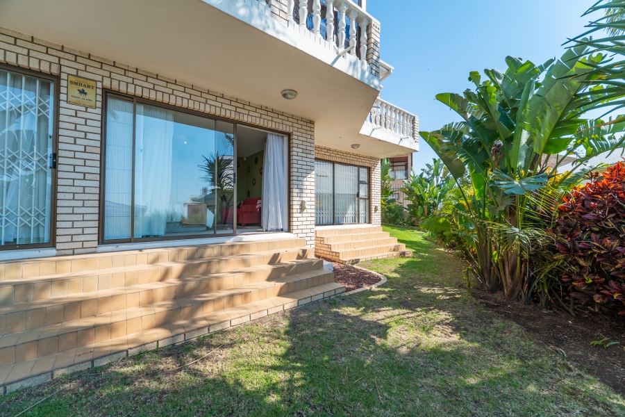 7 Bedroom Property for Sale in Wavecrest Eastern Cape